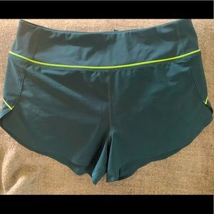 Athleta Run With It Shorts | Size S